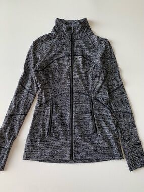 Lululemon Contour  white-Black Full-Zip light Jacket women’s size 6